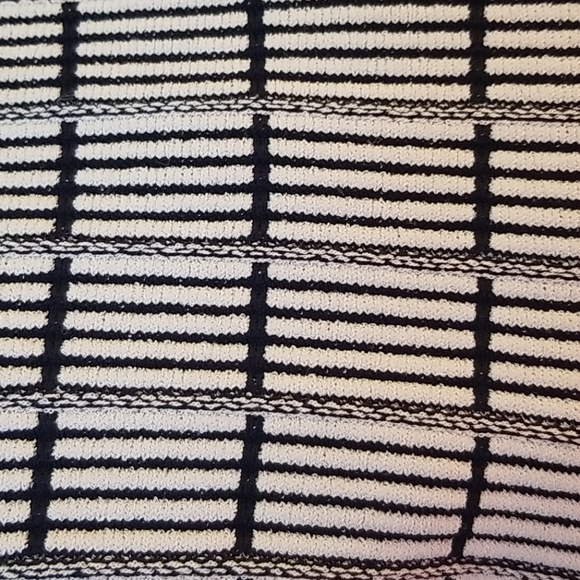 ST. JOHN fit & flare stripe dress - Picture 3 of 5